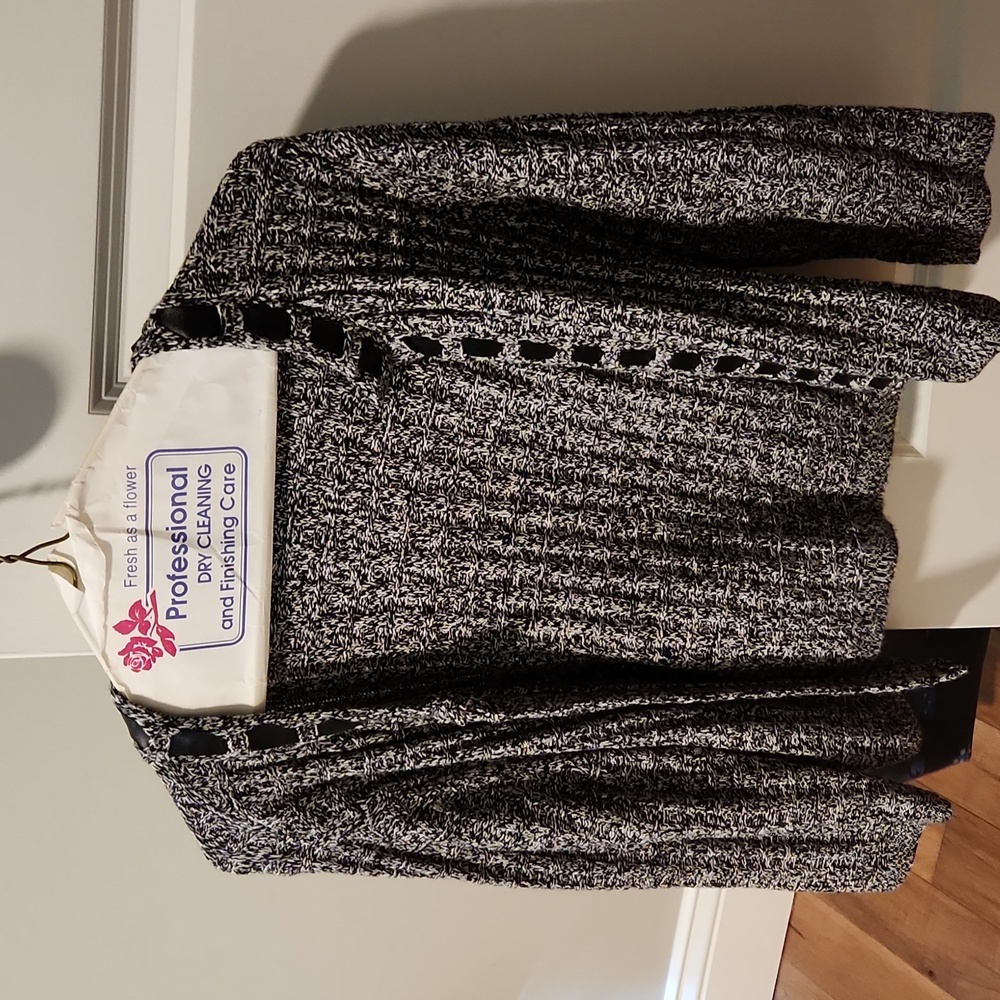 Women's Sweater; Black/White with decorative Ribbon; Medium